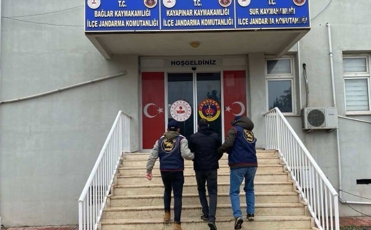 diyarbakirda-10-yil-hapisle-aranan-sahis-yakalandi-Hf5ebguU.jpg