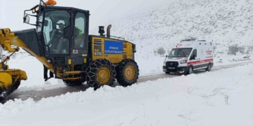 diyarbakirda-kardan-kapanan-yollar-acildi-2-hasta-kurtarildi-3qcS45jG.jpg
