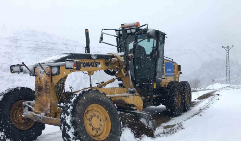 diyarbakirda-karla-mucadele-calismalari-suruyor-PQjtPvDR.jpg