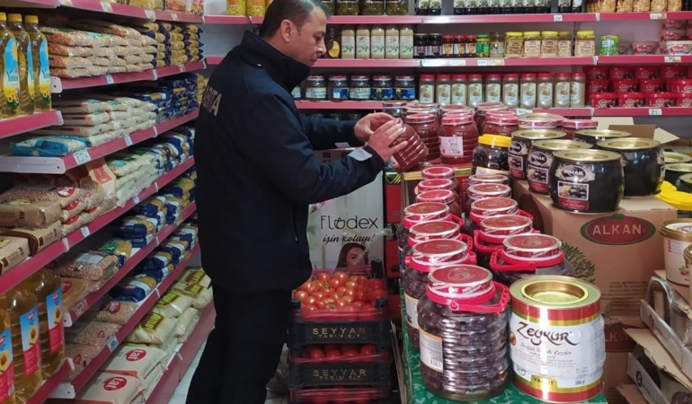 egil-belediyesi-zabita-ekipleri-market-ve-firinlarda-denetimde-bulundu-qHip7xNj.jpg