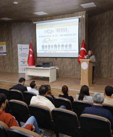 lise-ogrencilerine-kariyer-30-semineri-ZfDZXLV5.jpg