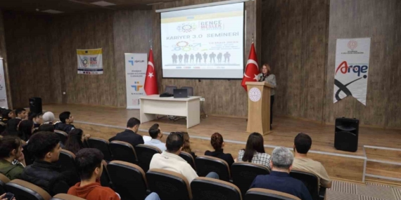 Lise öğrencilerine Kariyer 3.0 Semineri