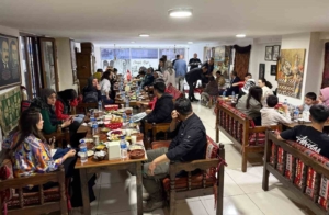 metosaddan-oksuz-ve-yetim-cocuklara-iftar-programi-L6vH4WRY.jpg