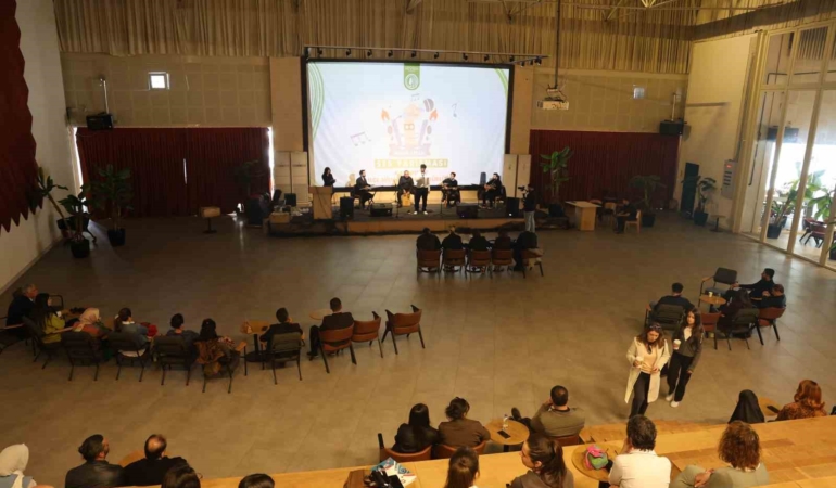 ortaokul-ve-lise-ogrencileri-muzik-diyari-ses-yarismasinda-yeteneklerini-sergiledi-f5U1gcB4.jpg