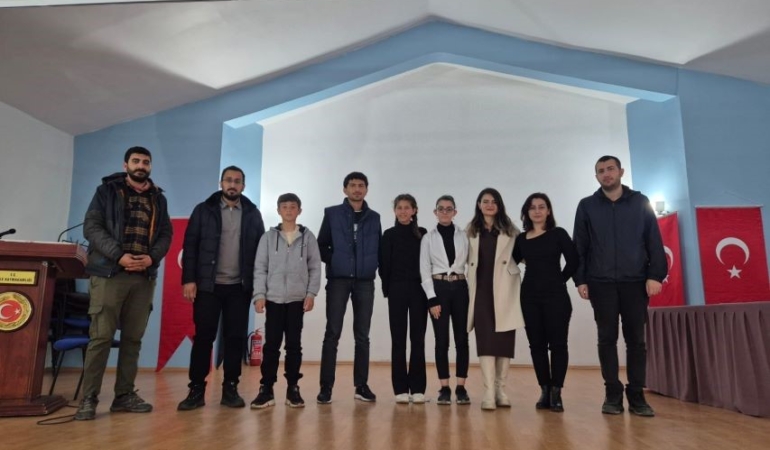 dicle-karagomu-ortaokulu-ogrencisinin-basarisi-okulunu-gururlandirdi-thX4UABc.jpg