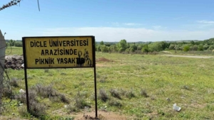 dicle-universitesinde-400-donumluk-arazinin-usulsuzce-el-altindan-kiralandigi-iddiasi-cimere-yazildi-uuPZfEC7.jpg