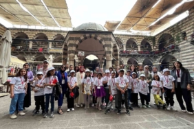 diyarbakirda-23-ilkokulun-ogrencisine-tarihi-yerlere-gezi-duzenlendi-EhD4tnlS.jpg