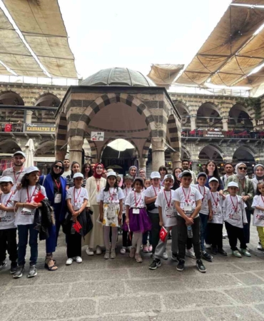 diyarbakirda-23-ilkokulun-ogrencisine-tarihi-yerlere-gezi-duzenlendi-EhD4tnlS.jpg