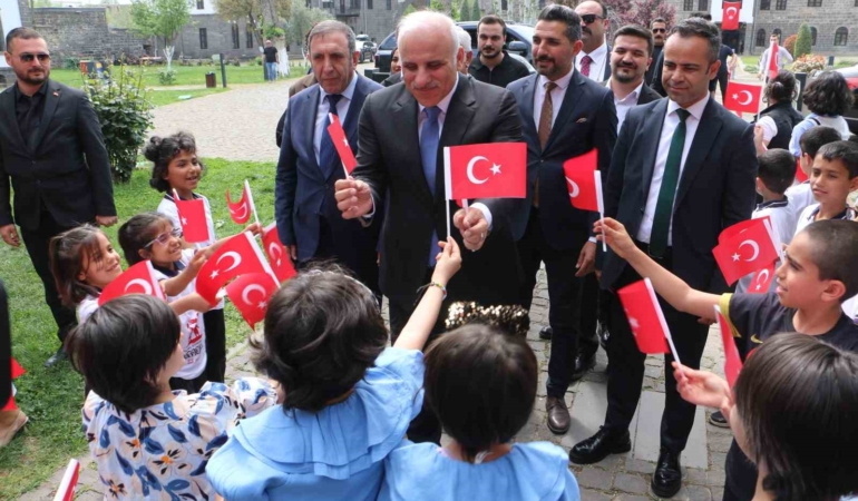 diyarbakirda-el-sanatlari-ve-resim-sergisi-W3sBWAHG.jpg