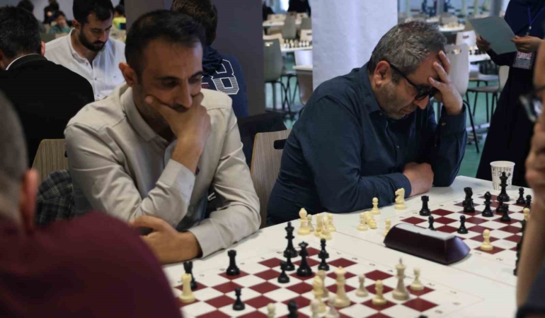 diyarbakirda-satranc-turnuvasina-17-ilden-150-sporcu-katildi-wwPEXCRD.jpg
