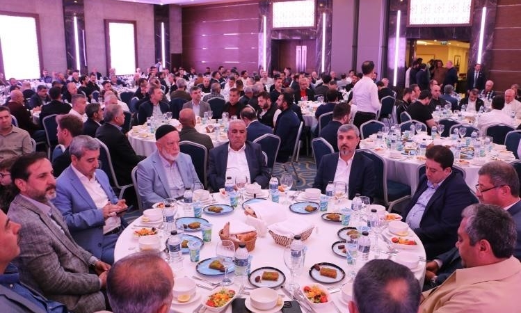 duzeltme-binlerce-kisi-diyarbakirli-hayirsever-is-adaminin-mevlidinde-bir-araya-geldi-8z7RCmGj.jpg