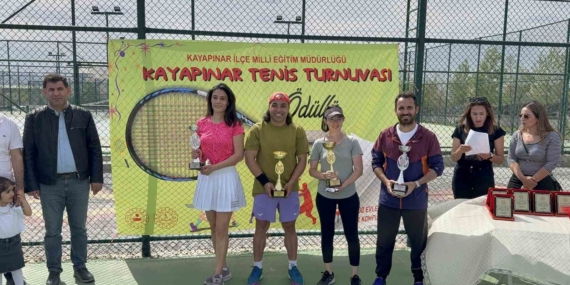 Farklı meslek gruplarından 167 tenisçinin katıldığı turnuva tamamlandı