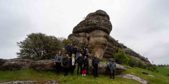 Fotoğraf severler yağmur altında Kefrun Kalesi’ni fotoğrafladı