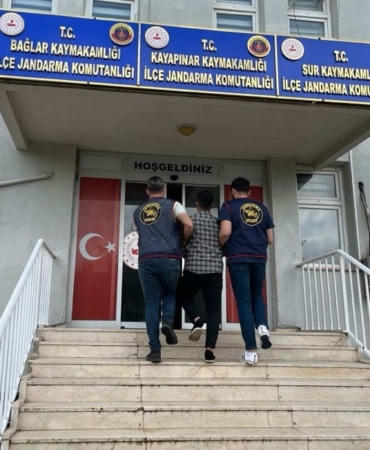 kesinlesmis-hapis-cezasi-bulunan-2-sahis-yakalandi-vrgcNvTI.jpg