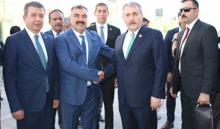 bbp-genel-baskani-destici-kanaat-onderi-arslan-ile-bir-araya-geldi-Ezv65YBl.jpg