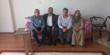 diko-baskani-yuksel-hayatini-kaybeden-gazetecinin-ailesine-ziyarette-bulundu-dklFgHjg.jpg
