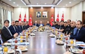 diyarbakirda-deprem-sonrasi-iyilestirme-calismalari-tum-yonleriyle-degerlendirildi-KTJelEm7.jpg