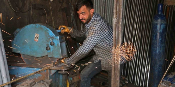 Diyarbakır’da hurdacı esnafı 1 Mayıs’ta da çalıştı