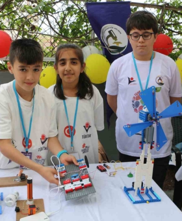 diyarbakirda-lise-ogrencileri-yaptiklari-bilimsel-projelerini-sergiledi-DbuQ4aEf.jpg