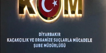 diyarbakirda-nisanda-cok-sayida-kacak-urun-ele-gecirildi-5-tutuklama-Wb6srp4e.jpg