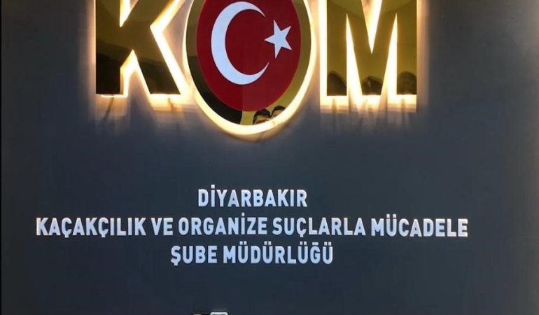 diyarbakirda-nisanda-cok-sayida-kacak-urun-ele-gecirildi-5-tutuklama-Wb6srp4e.jpg
