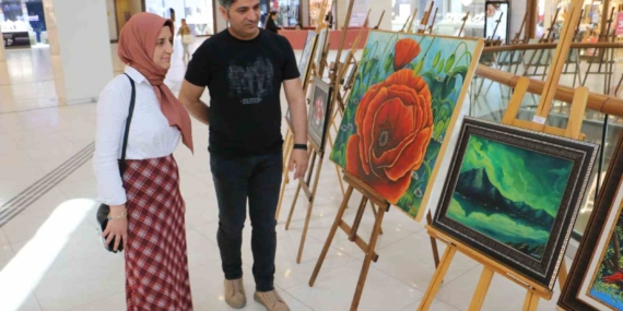 Diyarbakır’da ‘Öğretmen Renkleri’ resim sergisi açıldı