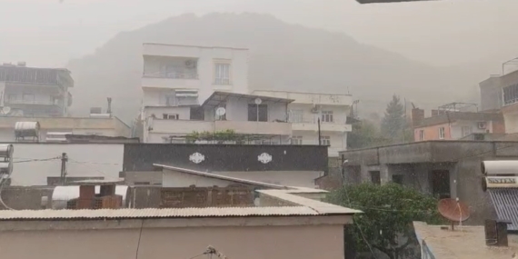 Diyarbakır’da sağanak ve dolu etkili oldu