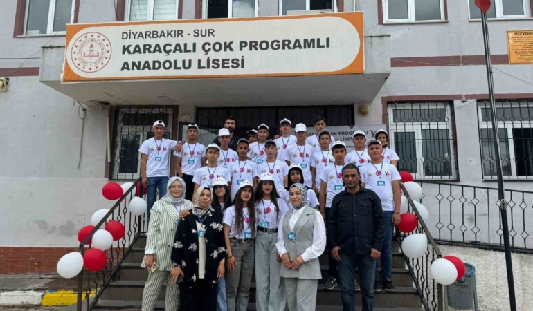 lise-ogrencileri-bilimsel-calismalarini-sergiledi-5a7qZbTX.jpg