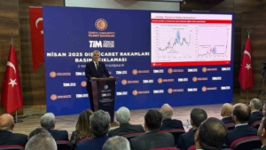 ticaret-bakani-bolat-nisanda-mal-ihracatimiz-gecen-yilin-ayni-ayina-gore-yuzde-85-artisla-qsQ8uVDP.jpg