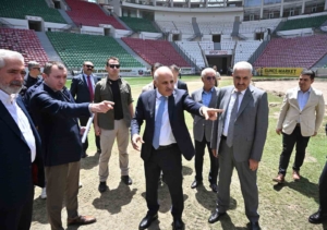 vali-zorluoglu-diyarbakir-ataturk-stadyumundaki-calismalari-yerinde-inceledi-1T1f64lD.jpg