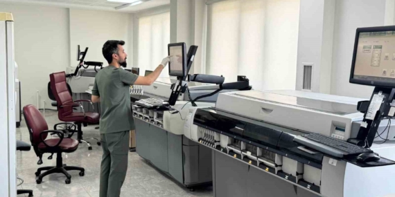 Gazi Yaşargil Eğitim ve Araştırma Hastanesi merkez laboratuvarı yeni yerleşkesine taşındı