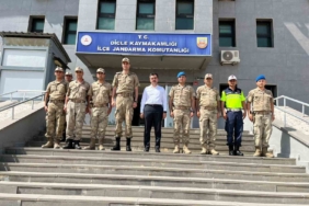 dicle-kaymakami-mustafa-atis-jandarma-personeli-ile-bir-araya-geldi-PwXZJ1cp.jpg