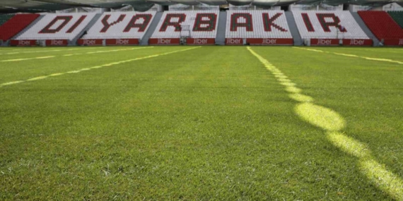 Vali Zorluoğlu, Diyarbakır Stadyumu’nda incelemelerde bulundu