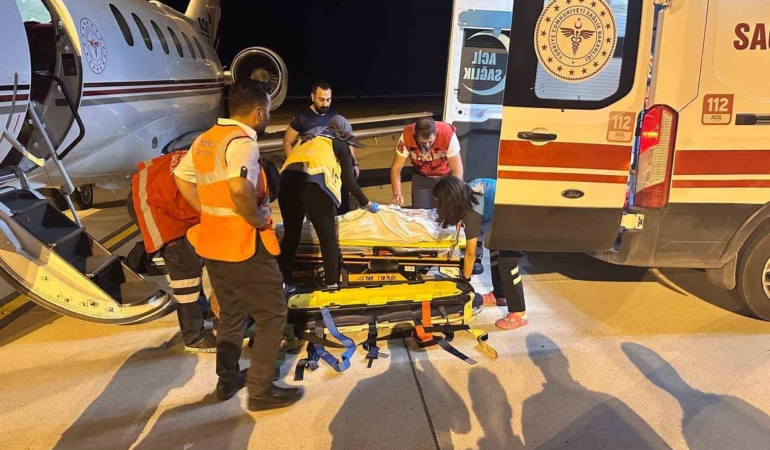 agrida-kazada-yaralanan-cocuk-ambulans-ucakla-ankaraya-sevk-edildi-tpZr5bxA.jpg