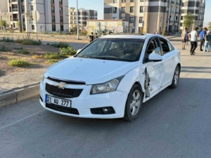 baglarda-iki-otomobilin-carpismasi-maddi-hasar-can-kaybi-yok-mQcglMzG.jpg