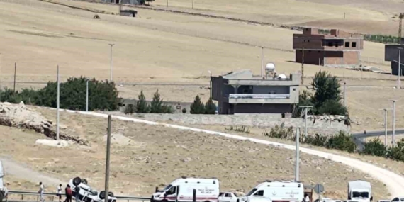 Diyarbakır’da otomobil takla attı: 2 yaralı