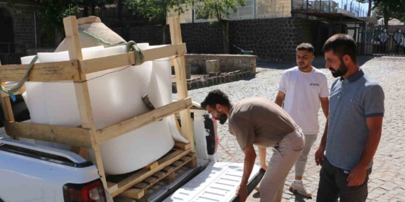 Diyarbakır’da vatandaşın evinde bulundurduğu tarih eser pitos müzeye taşındı