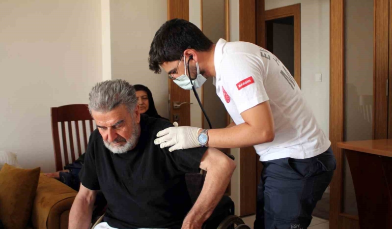 evde-saglik-hizmetleri-hastalara-umut-oluyor-pVY9J2Cf.jpg