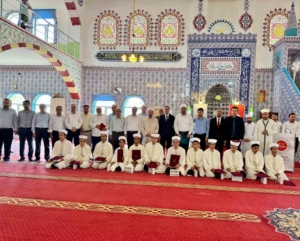 hafizlik-merasiminde-12-ogrenciye-icazet-belgeleri-takdim-edildi-diyarbakir-OndmE7n5.jpg