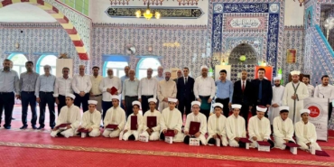 hafizlik-merasiminde-12-ogrenciye-icazet-belgeleri-takdim-edildi-diyarbakir-OndmE7n5.jpg
