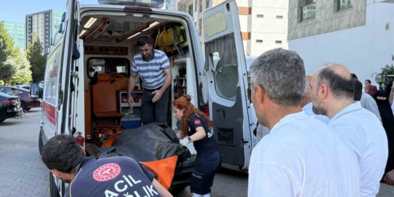 İki hafta önce işe başlayan bina görevlisi, elektrik akımına kapılarak hayatını kaybetti