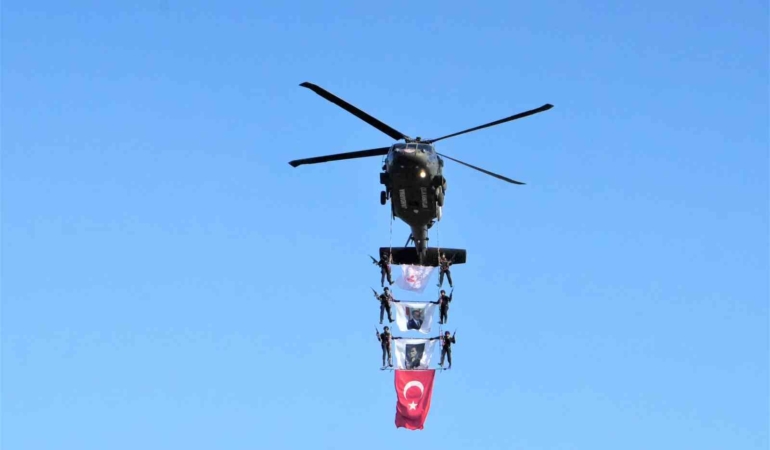 malazgirt-zaferinin-954-yil-donumu-jandarma-helikopterleriyle-gosteri-ve-kultur-zenginligi-OFNSPeaT.jpg
