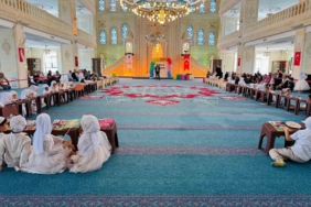 abdurrahman-enc-camiinde-bed-i-besmele-programi-kucuk-yasta-kuran-egitiminin-ilk-adimlari-bvNLeigE.jpg