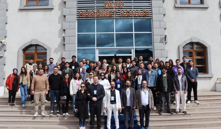 acile-ilk-adim-sempozyumu-genc-pratisyen-hekimler-icin-saha-deneyimi-ve-dayanisma-9xPUeemE.jpg