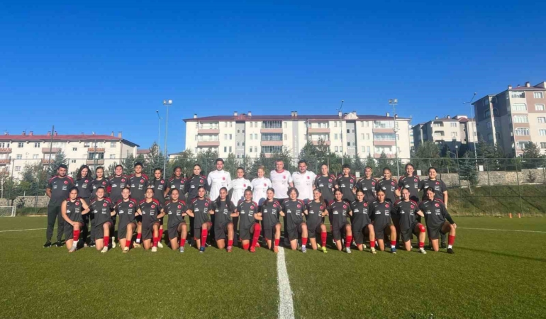 ay-yildizlilar-erzurumda-hazirliklarina-devam-ediyor-u19-kadin-milli-takimi-a-ligi-7-grup-toplantisi-SXLQcxWu.jpg