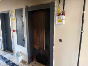 baglarda-bir-apartmanda-cikan-yangin-4kisi-etkilendi-ev-kullanilamaz-hale-geldi-b1BhvWH3.jpg