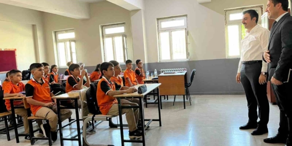 Dicle’de Yeni Eğitim-Öğretim Yılı KDV: Kaymakam ve Yetkililerden Okul Ziyareti