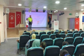 diyarbakir-trafik-egitimiyle-ogrenciler-ve-veliler-icin-guvenli-yolda-adimlar-8ipqPeeL.jpg