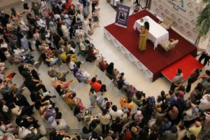 diyarbakirda-dilek-cesur-imza-gunu-ve-soylesi-heyecani-12HySIzE.jpg
