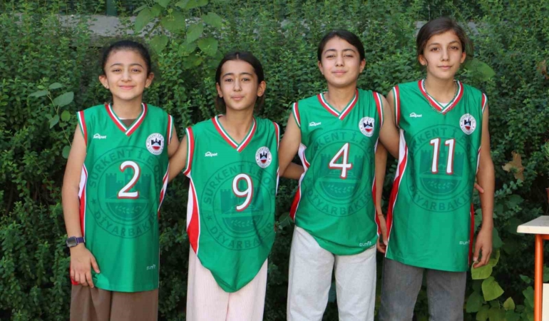 diyarbakirda-isitme-engelliler-haftasi-icin-birlik-ve-farkindalik-etkinlikleri-cKFkG4WC.jpg